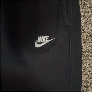 Nike Sportswear Club
Fleece-Black/Black/White-Size S